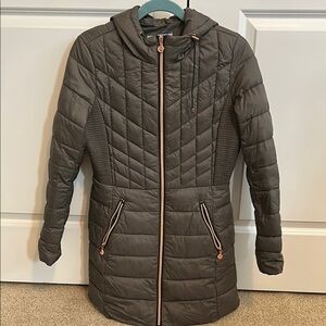 Bernardo Women's Quilted Hooded Packable Primaloft Coat